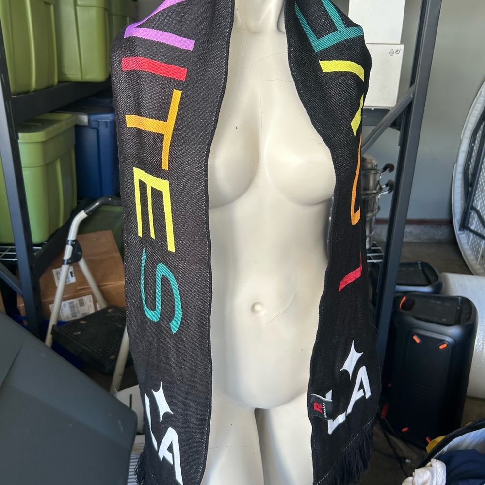 MLS LA Galaxy scarf love unites with tag